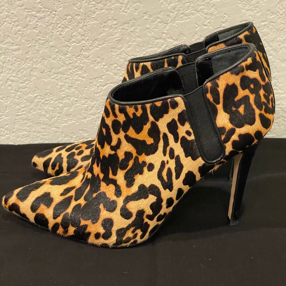 Ivanka Trump Leopard Print Pony Booties 7.5 M - Picture 3 of 10